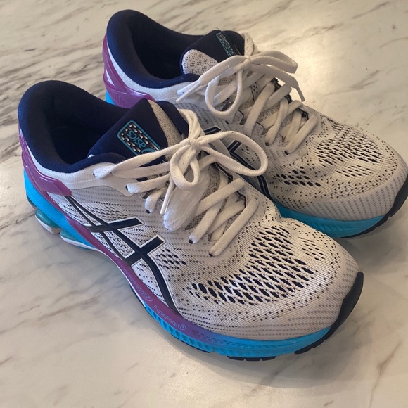 ASICS - Picture 1 of 4